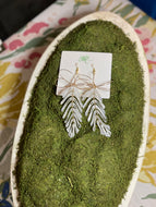 Sallie Acrylic Leaf Cream